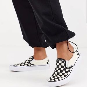BRAND NEW NEVER WORN- VANS checkered slip On’s